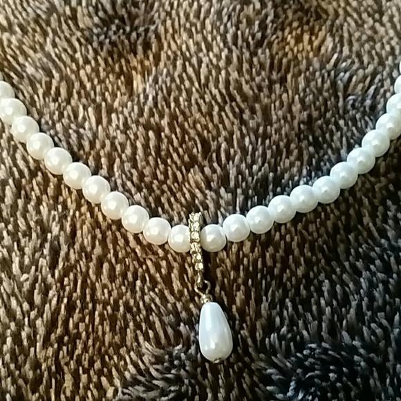 Faux Pearl Drop Necklace w faux Diamonds - Picture 1 of 4